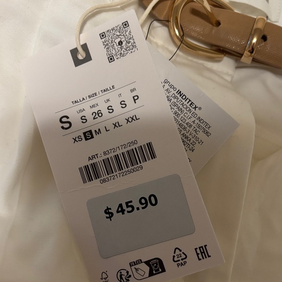 Zara High Waist Cream Shorts with Tan Belt - Picture 5 of 5